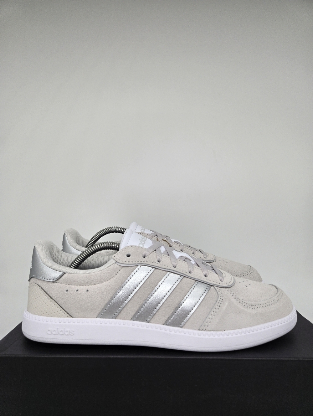 adidas Women's Breaknet Sleek JQ8267 Grey Silver Metallic Shoes Size 10 - Picture 3 of 8